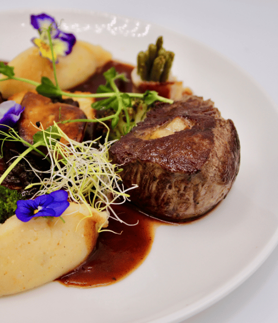 Filet de bœuf Rossini - L'Ardoise Traiteur Filet de bœuf Rossini - L'Ardoise Traiteur