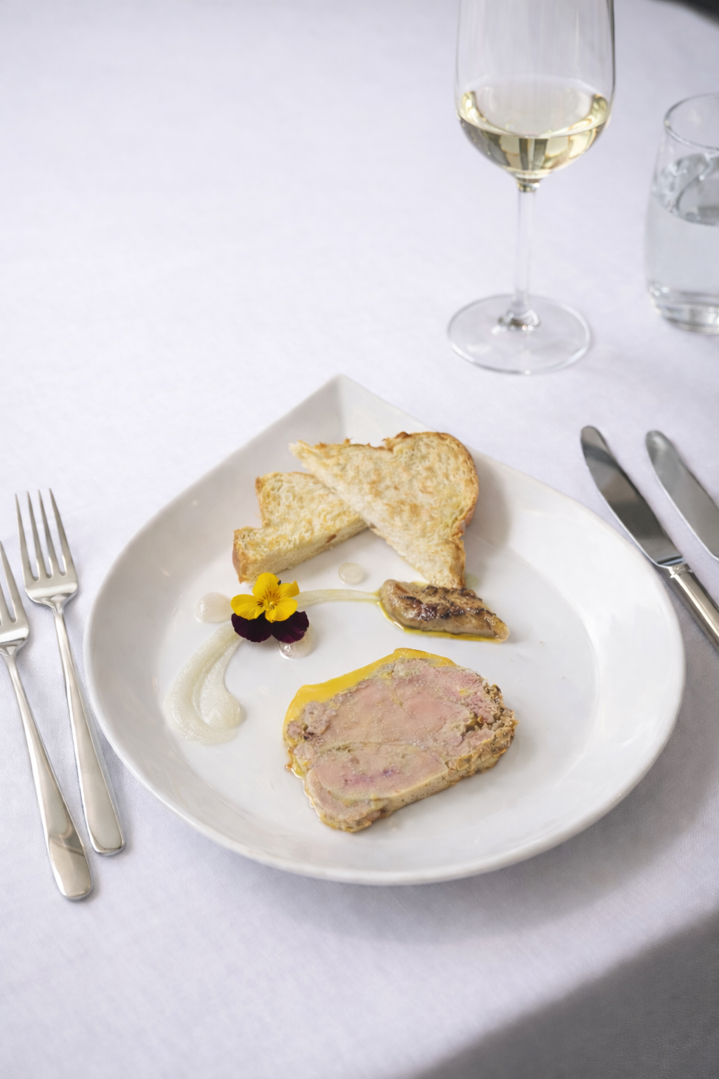 Foie gras du Chef YOVO & brioche - L'Ardoise Traiteur