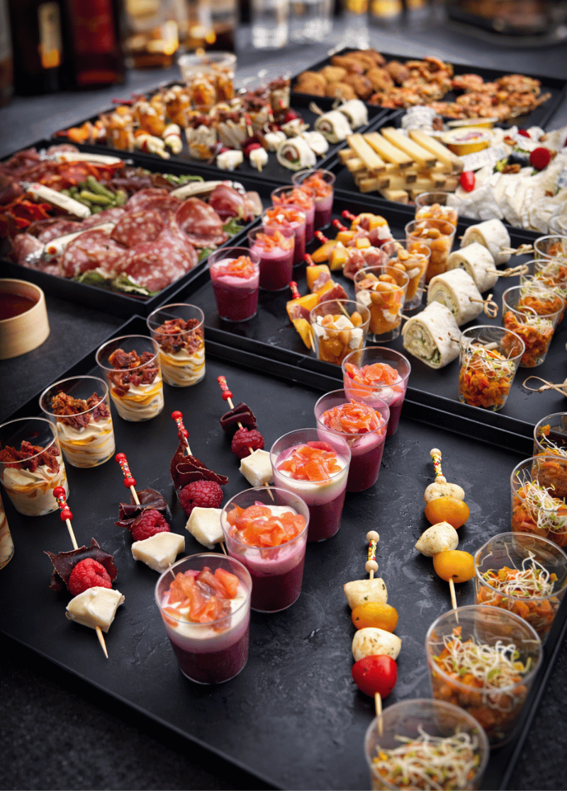 Assortiment de pièces cocktail à emporter - L'Ardoise Traiteur Assortiment de pièces cocktail à emporter - L'Ardoise Traiteur