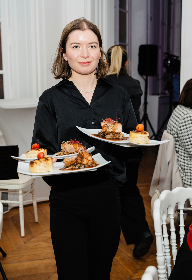 Quasi de veau, pleurotes, gratin dauphinois & tomate cerise. Quasi de veau, pleurotes, gratin dauphinois & tomate cerise.