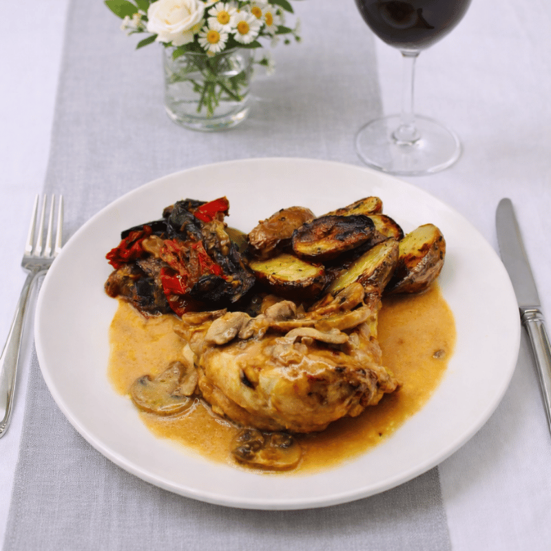 Suprême de volaille sauce forestière, légumes grillés & gratin dauphinois - L'Ardoise Traiteur